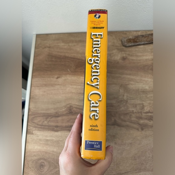 Emergency Care by Harvey Grant, Daniel Limmer, Beth Lothrop Adams, J. David - Picture 4 of 16